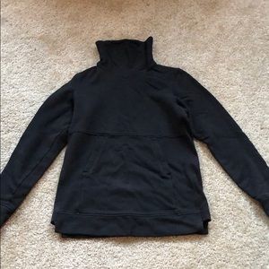 Lululemon turtleneck sweatshirt